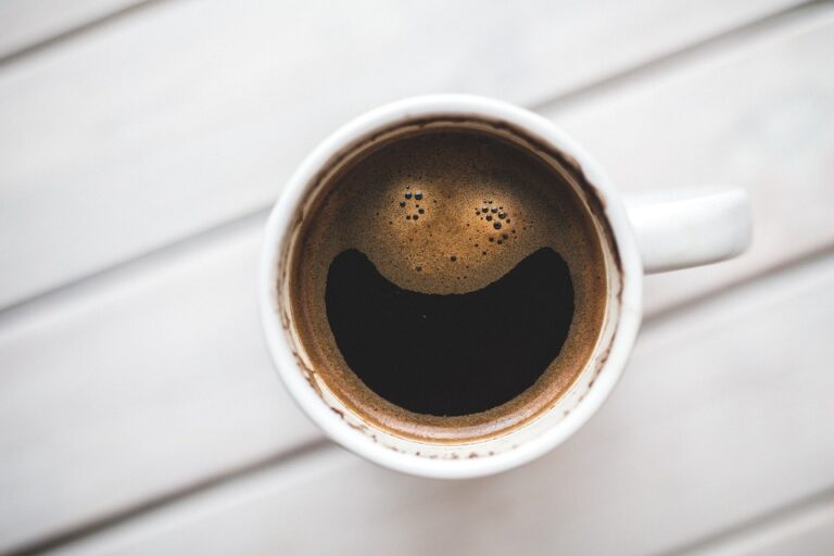 A koffein: az ébrenlét illúziója és a függőség realitása